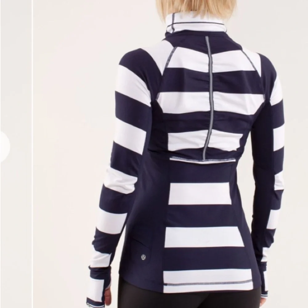 LuLuLemon Run Switch Back 1/2 Zip Size 12 - Picture 2 of 9